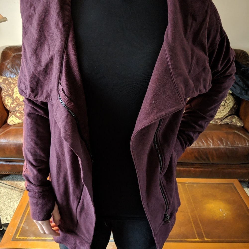 Lululemon/Athleta zipper down sweat shirt